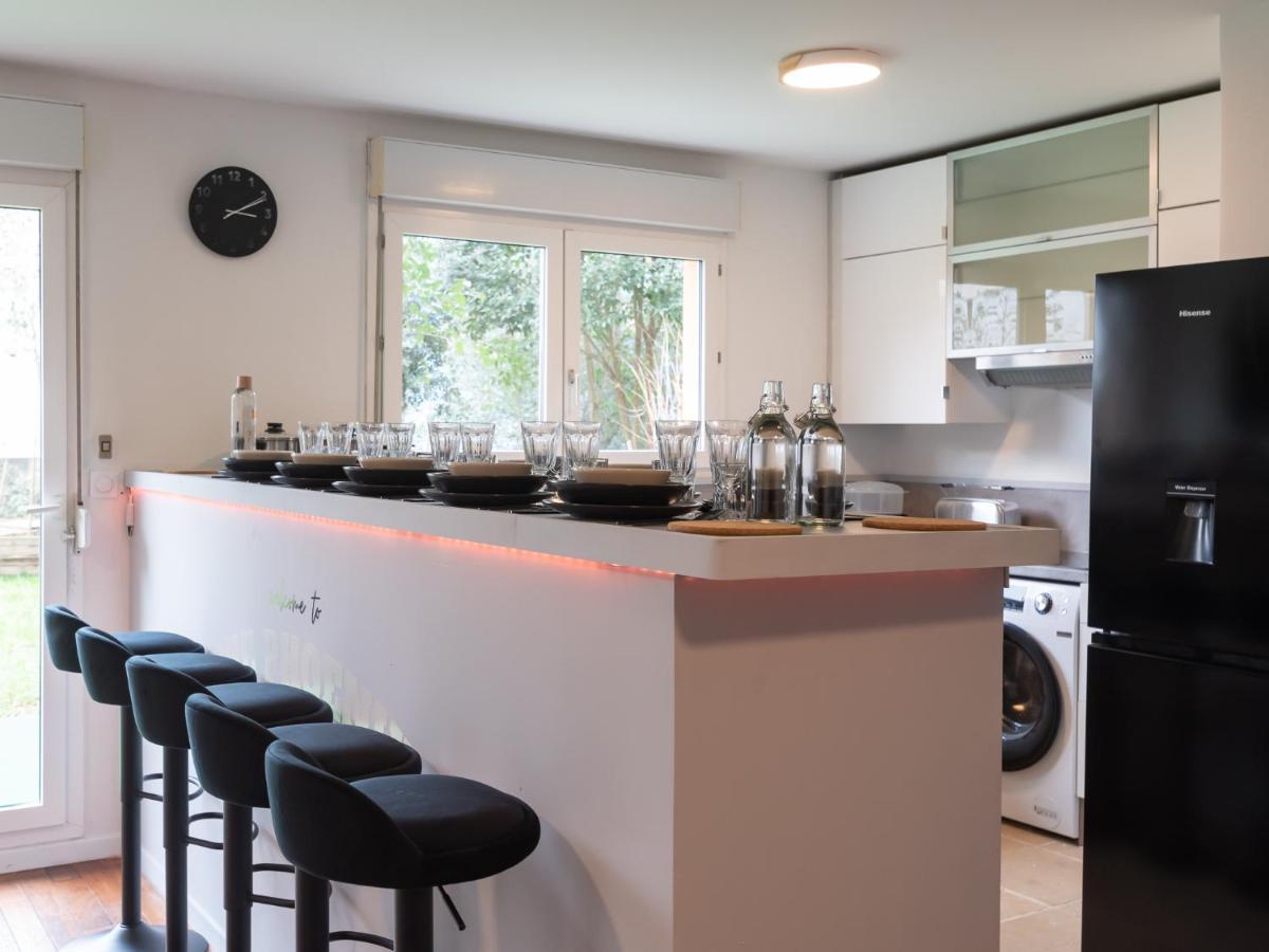 Le Phenix - Hypercentre 16 Personnes Garage Gratuit Wifi Jardin Barbecue Proche Parc Tete D'Or Apartment Villeurbanne Bagian luar foto